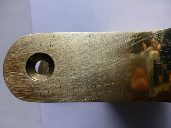 金属铸件气孔修补，选用聚力铜质修补剂操作简单修补后颜色一致